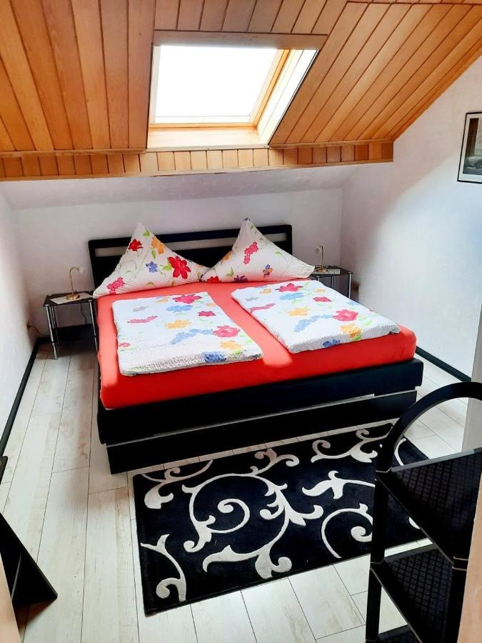 Apartamento Haus Heidrun Dolgesheim Exterior foto